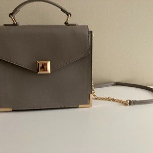 Cute, gray shoulder bag / purse